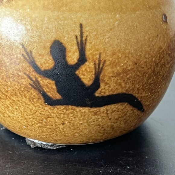 Vintage Flat Earth Pottery Vase With Lizard Design // Michael Schyler - Picture 2 of 7